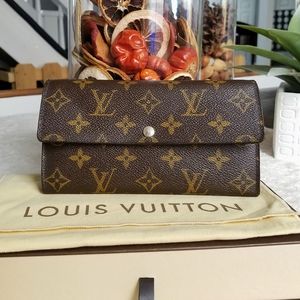💕Authentic LV Sarah Wallet Monogram
